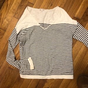 White and blue striped gap long sleeve sweater
